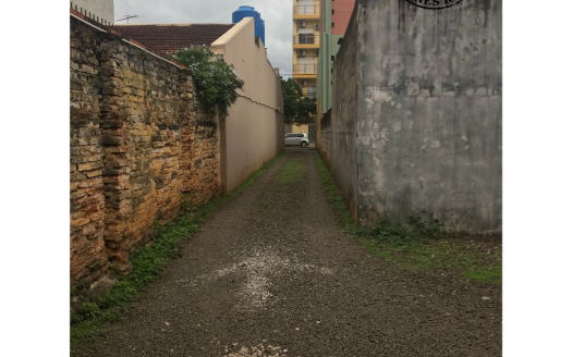 Venta de propiedad en microcentro de Posadas | 674 m² con locales y planta libre