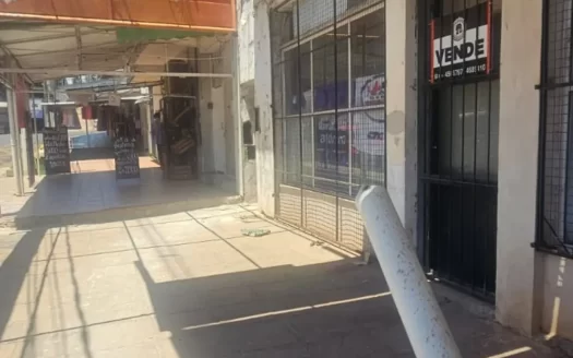 Local comercial a reciclar en Av. Roque Sáenz Peña, zona Mercado Modelo